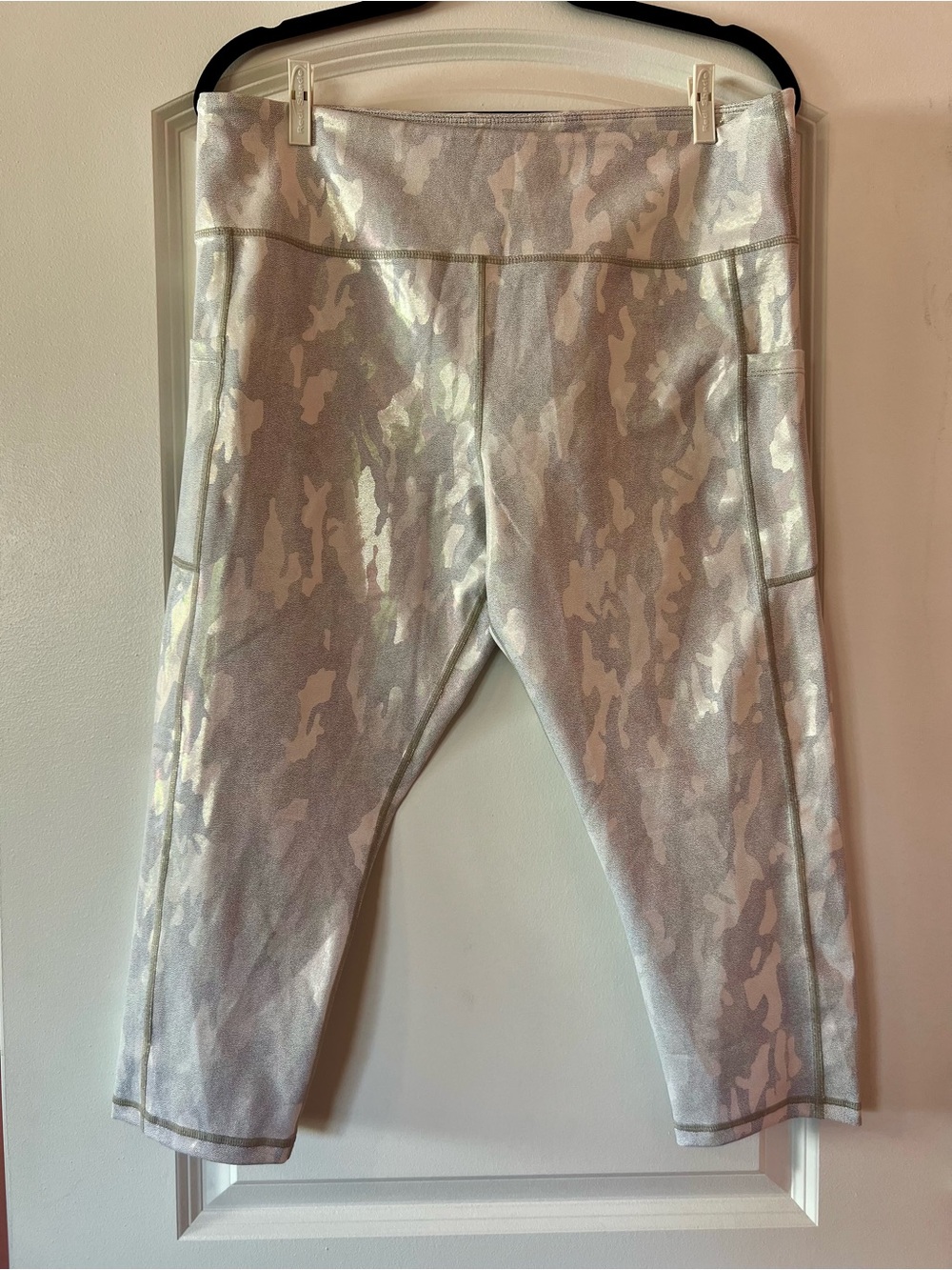 Zyia Active Silver Metallic Camo Capri Leggings